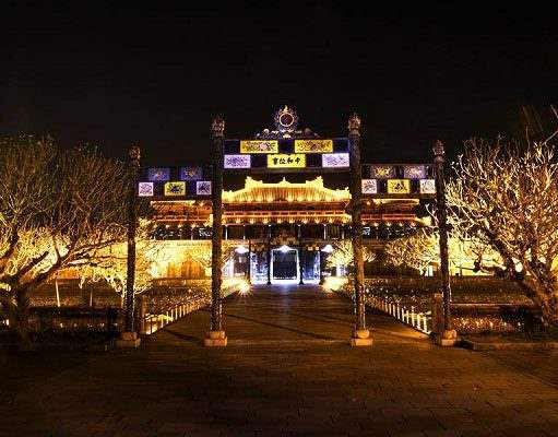 Taxi từ Hội An đi thành phố Huế Taxi từ Hội An đi Huế